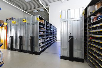 Mobile shelving system